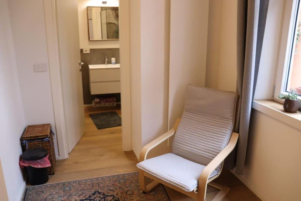 Little Apartment Over The Canal Bologna Exteriör bild